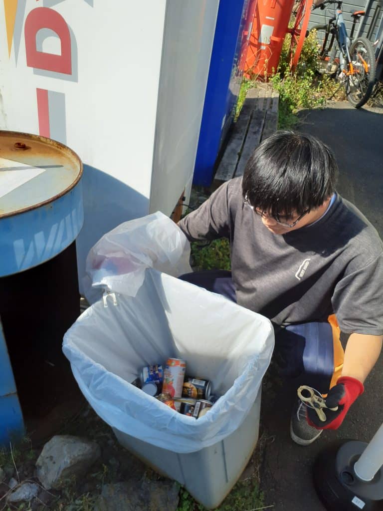 リサイクル回収作業